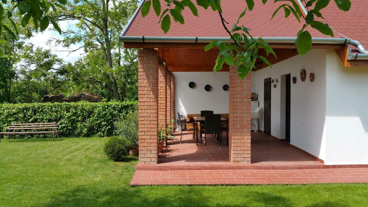Tiszavirág Vendégház Tiszabábolna Kültér fotó